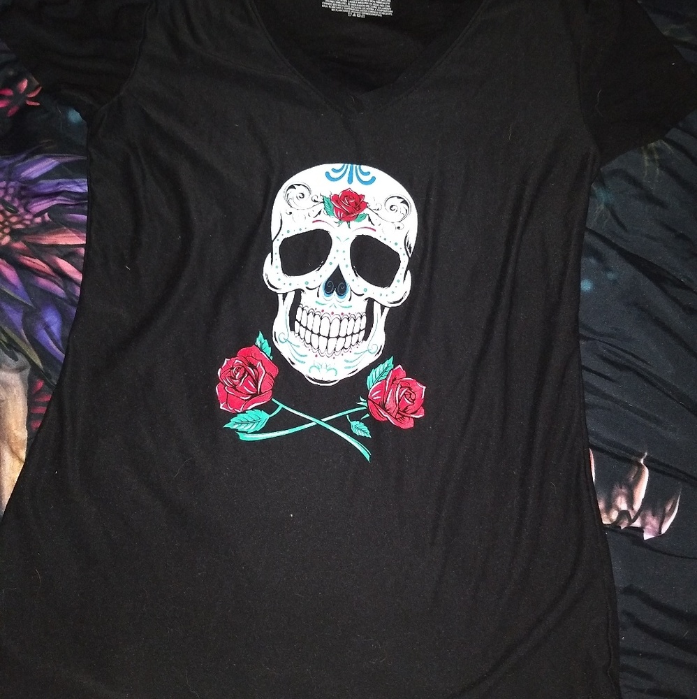 Black skull t-shirt